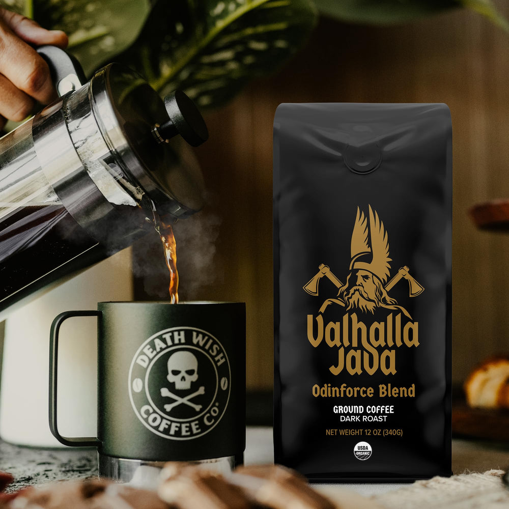 Death Wish Coffee detalle del grano molido que destaca textura y frescura del producto
