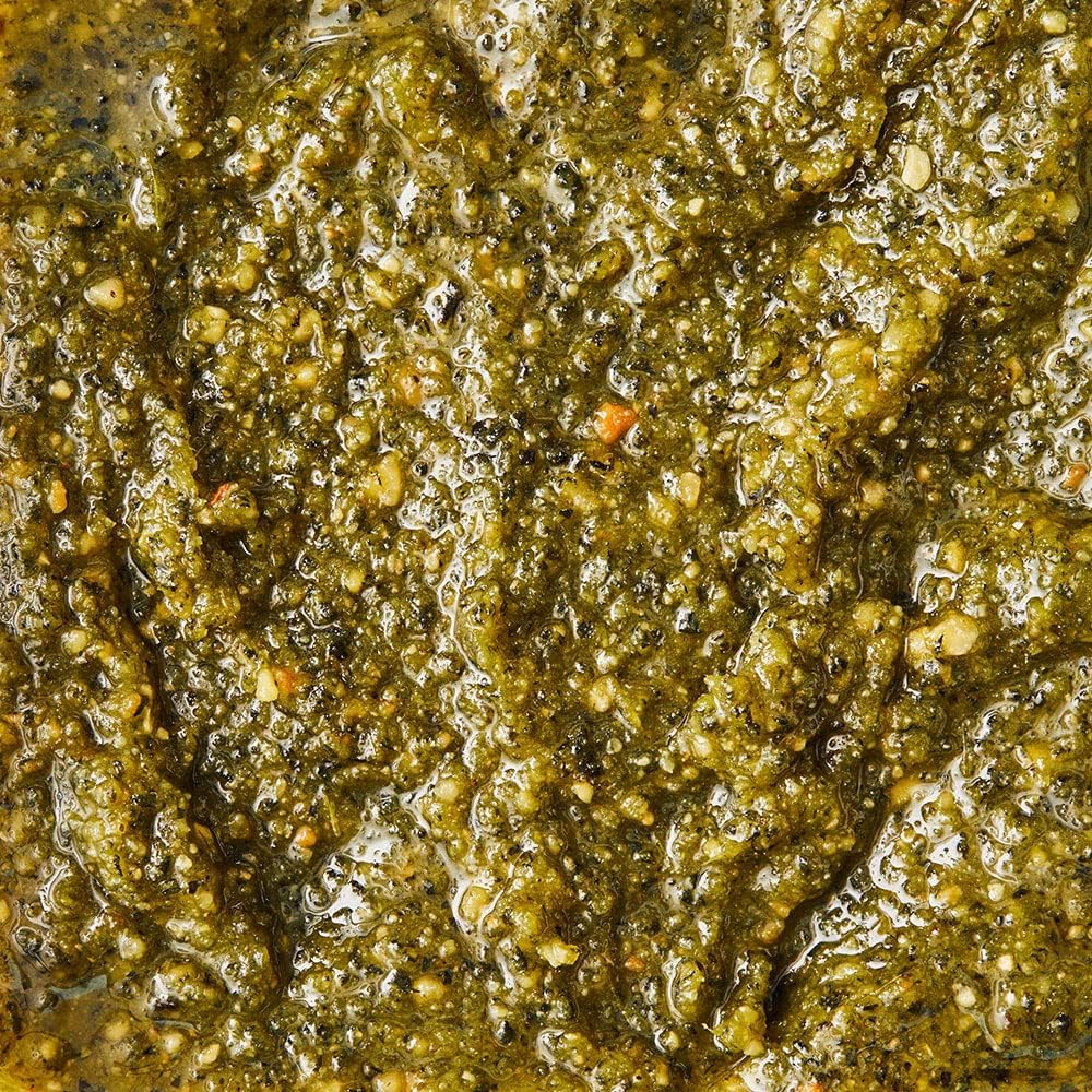 DeLallo pesto olive oil servido en pasta caliente realzando sabor y facilidad de uso