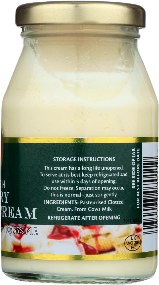 Devon Cream Company clotted cream al lado de una cuchara para comparar tamaño y porción práctica