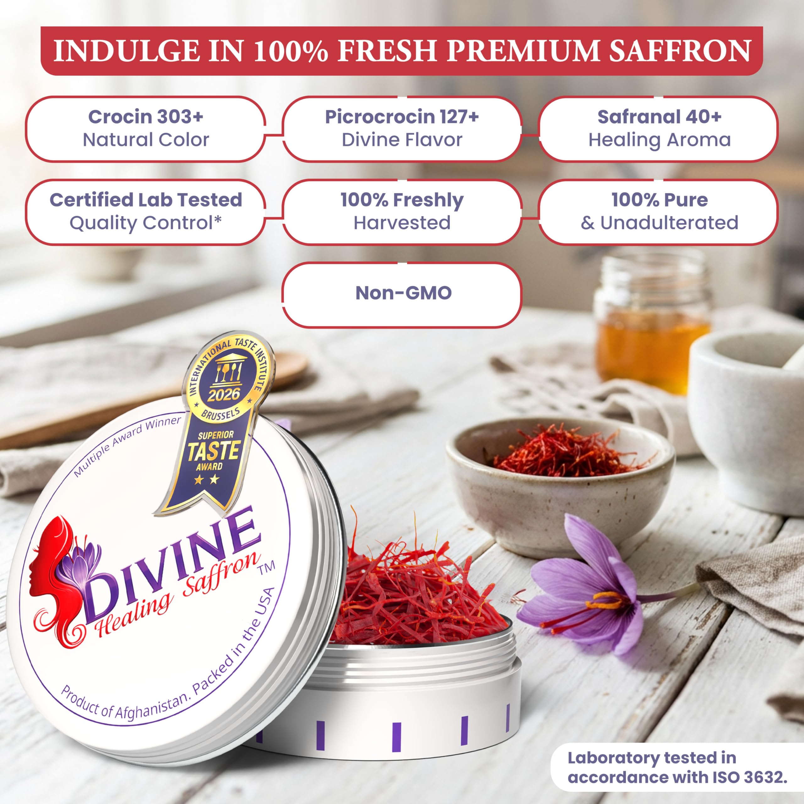 Divine Healing Saffron hebras en agua caliente liberando color y aroma