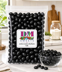DM Sweets mano sosteniendo jelly bean jumbo, muestra tamaño y satisfacción