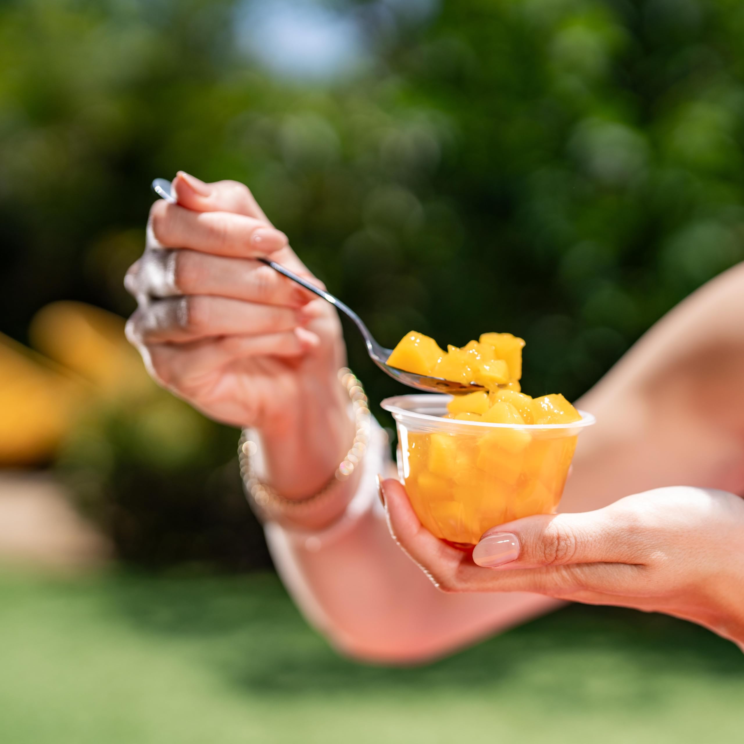 Dole etiqueta nutricional legible para verificar ingredientes