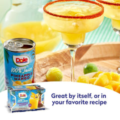 Dole jugo servido en vaso con hielo evocando frescura y consumo inmediato