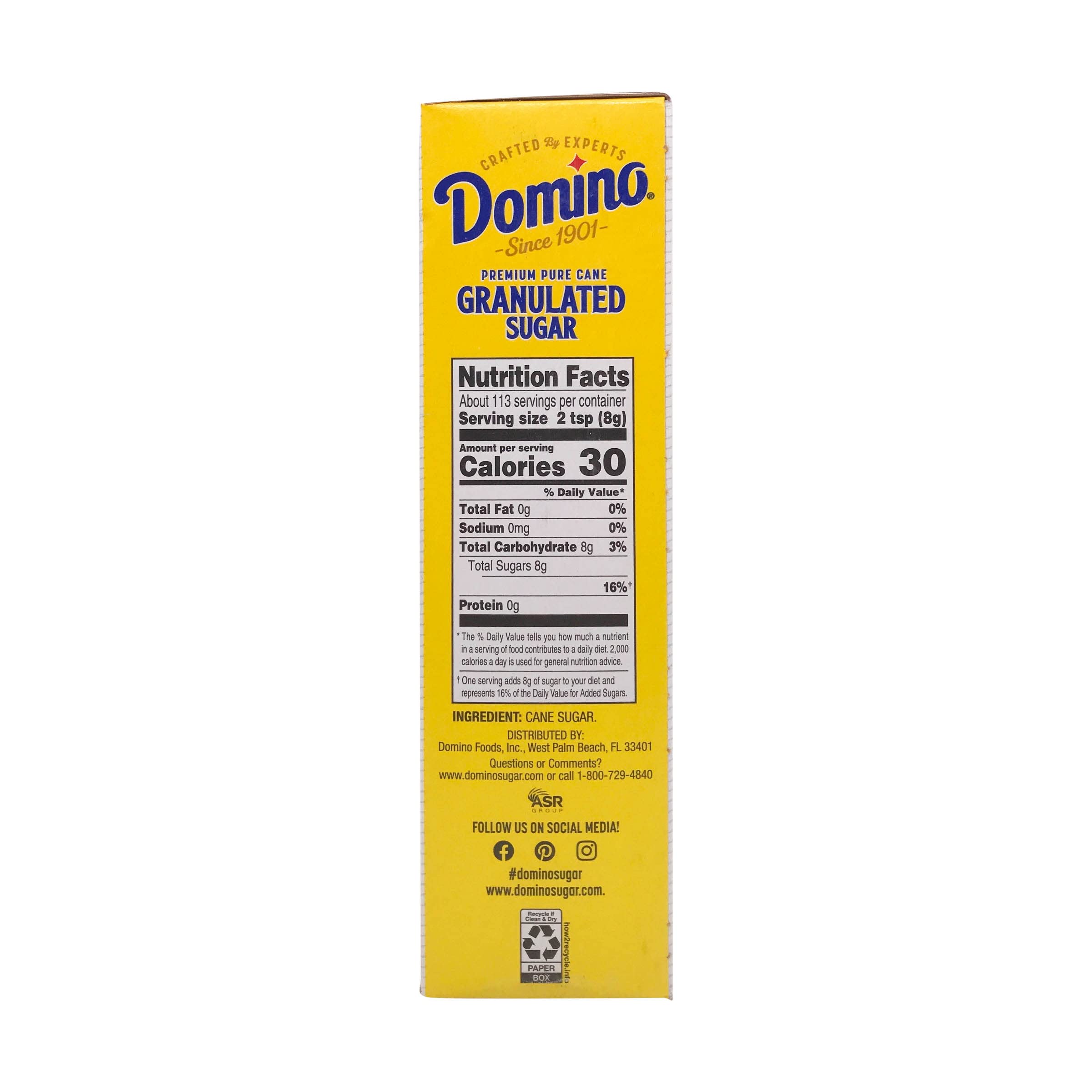 Domino azúcar en cuchara para porcionar con precisión