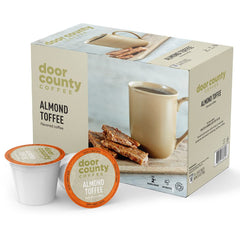 Door County Coffee vista frontal del empaque que muestra sabor almendra y toffee y conveniencia