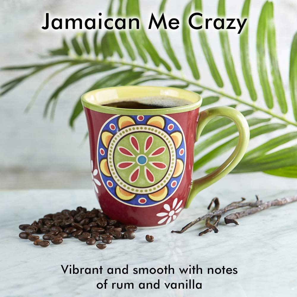 Door County Coffee taza servida en desayuno, resalta el sabor caribeño y calidez