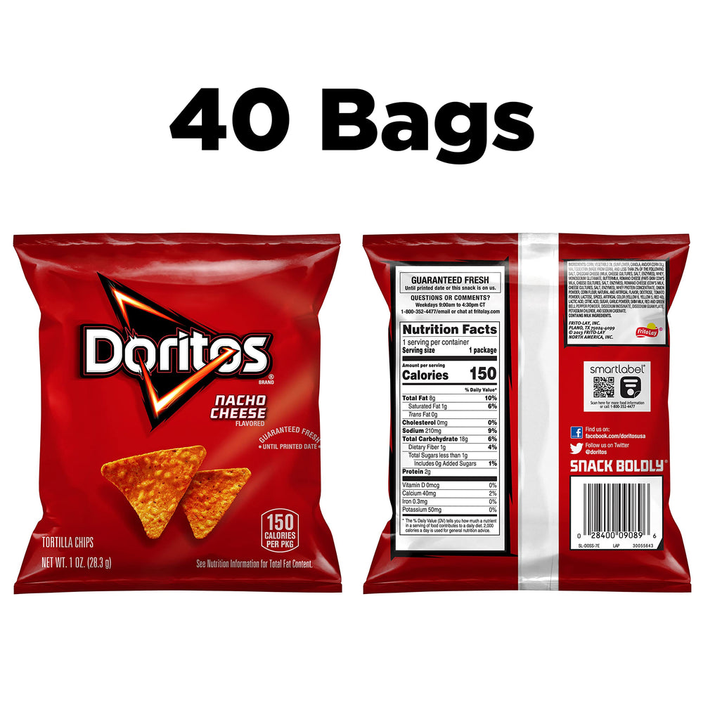 Doritos bolsa abierta detalle de textura crujiente y maíz