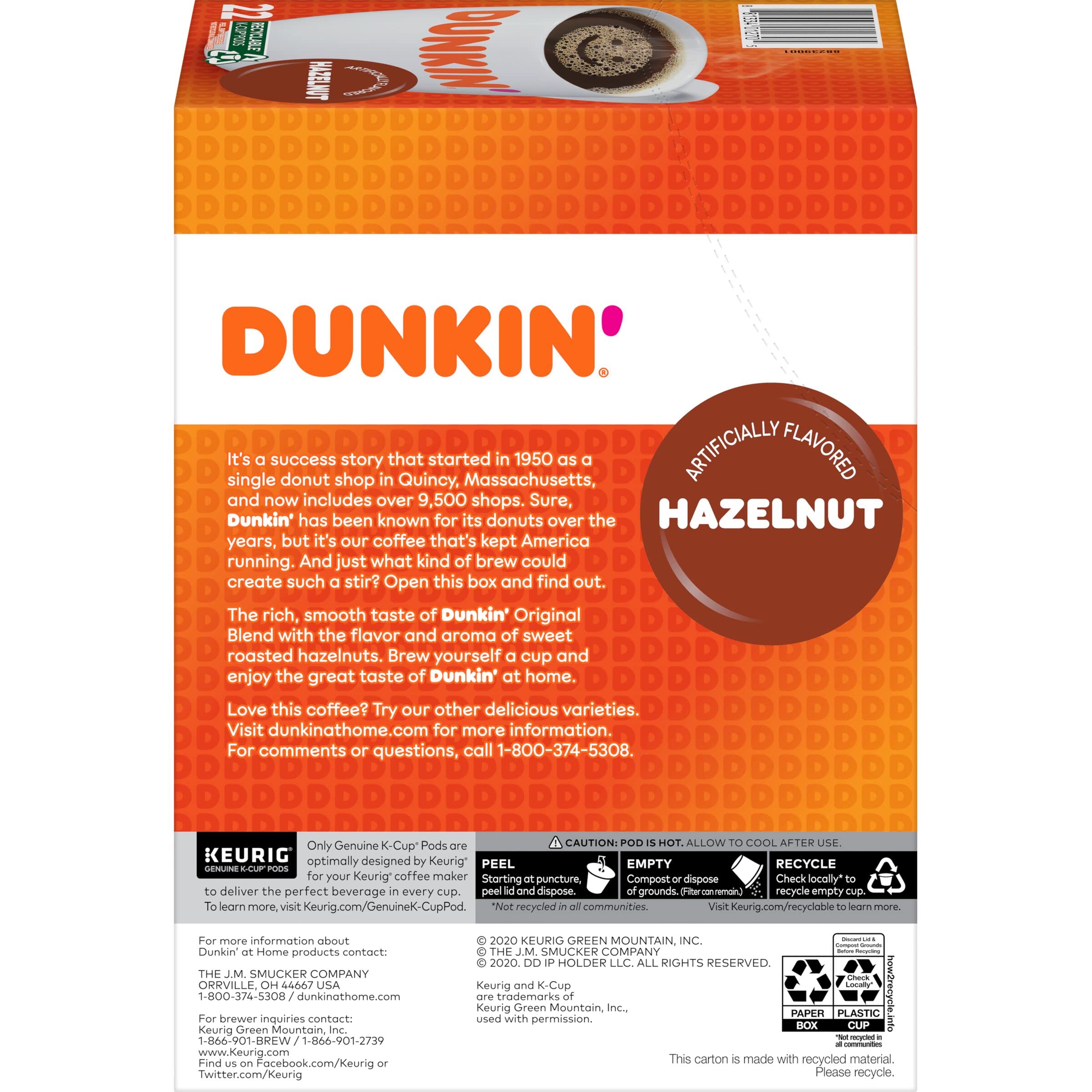Dunkin’ café vertido en taza destacando aroma a avellana y preparación rápida