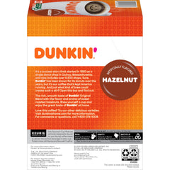 Dunkin’ café vertido en taza destacando aroma a avellana y preparación rápida