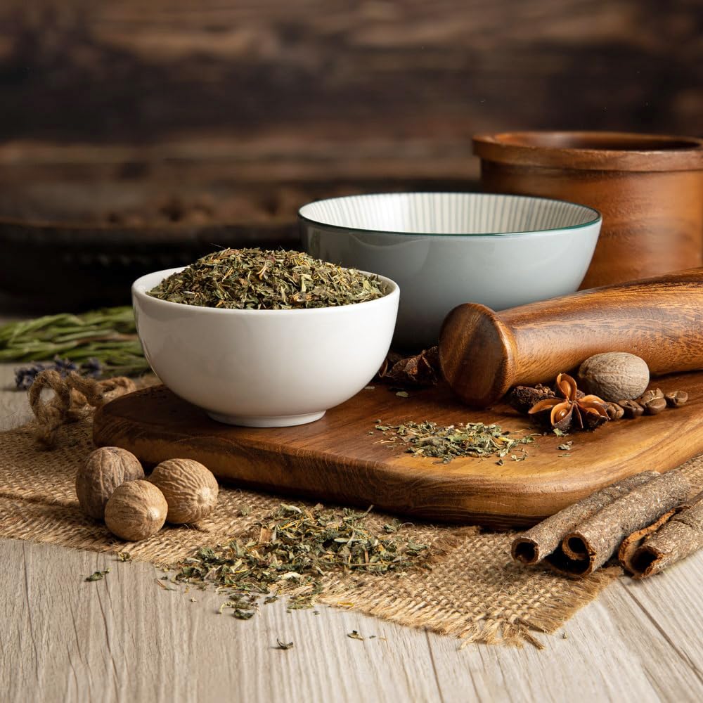 EarthWise Aromatics detalle de textura de hojas secas y beneficio de calidad orgánica