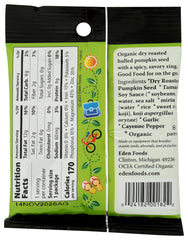 Eden Organic primer plano de pepitas tostadas en seco, refleja textura crujiente y sabor