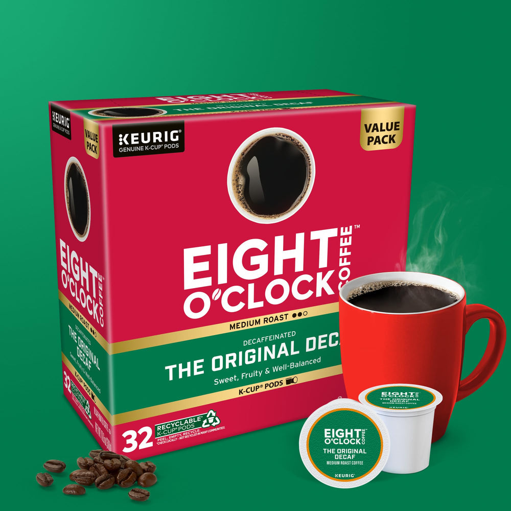 Eight O'Clock Coffee cápsula insertada en máquina Keurig lista para usar