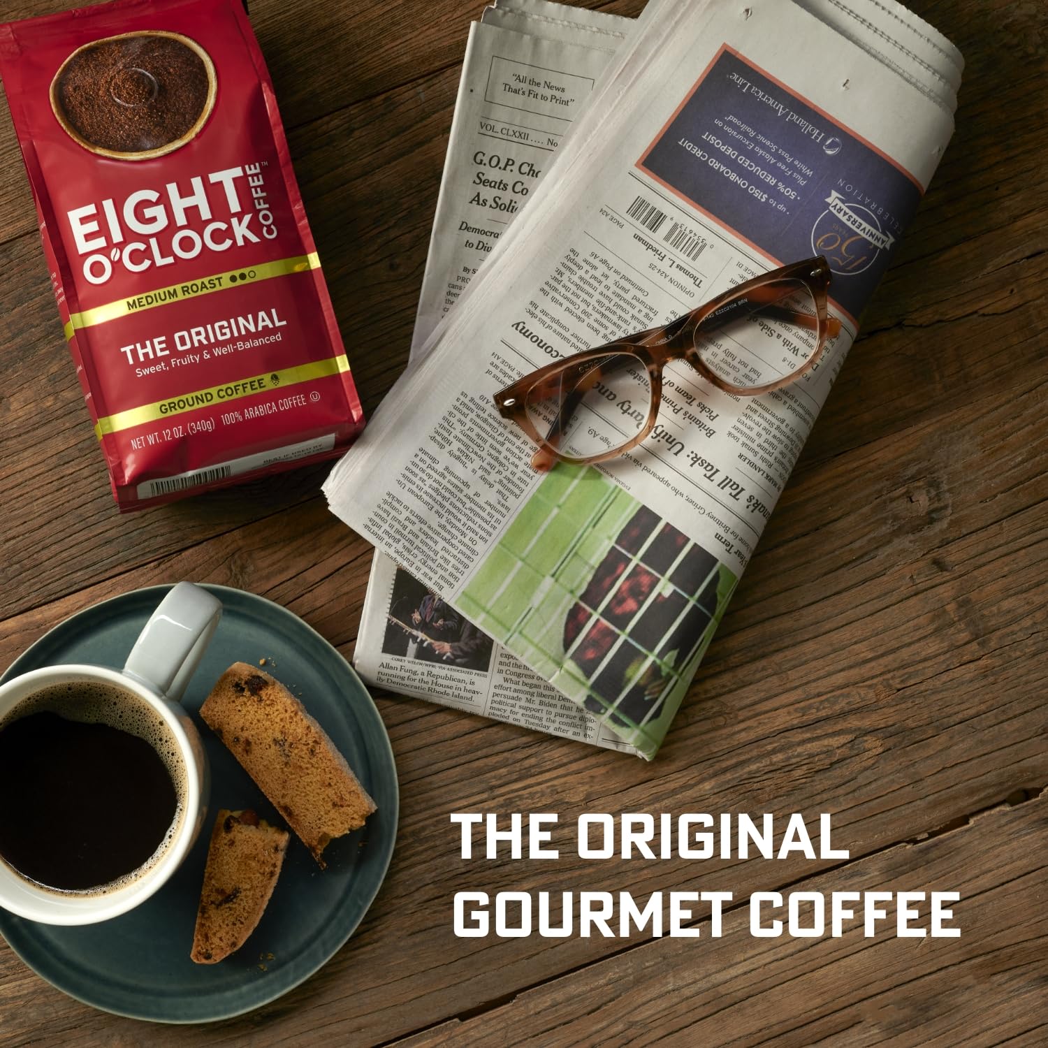 Eight O'Clock Hazelnut taza en cocina mostrando uso diario y sabor suave