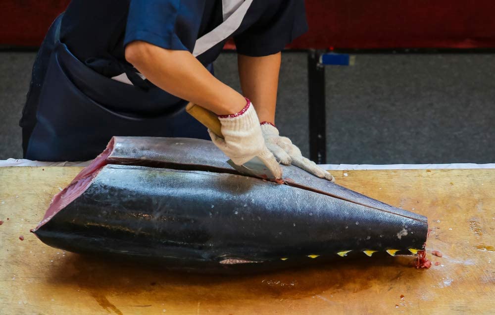 El Manar lata junto a regla para escala y conveniencia 160 g