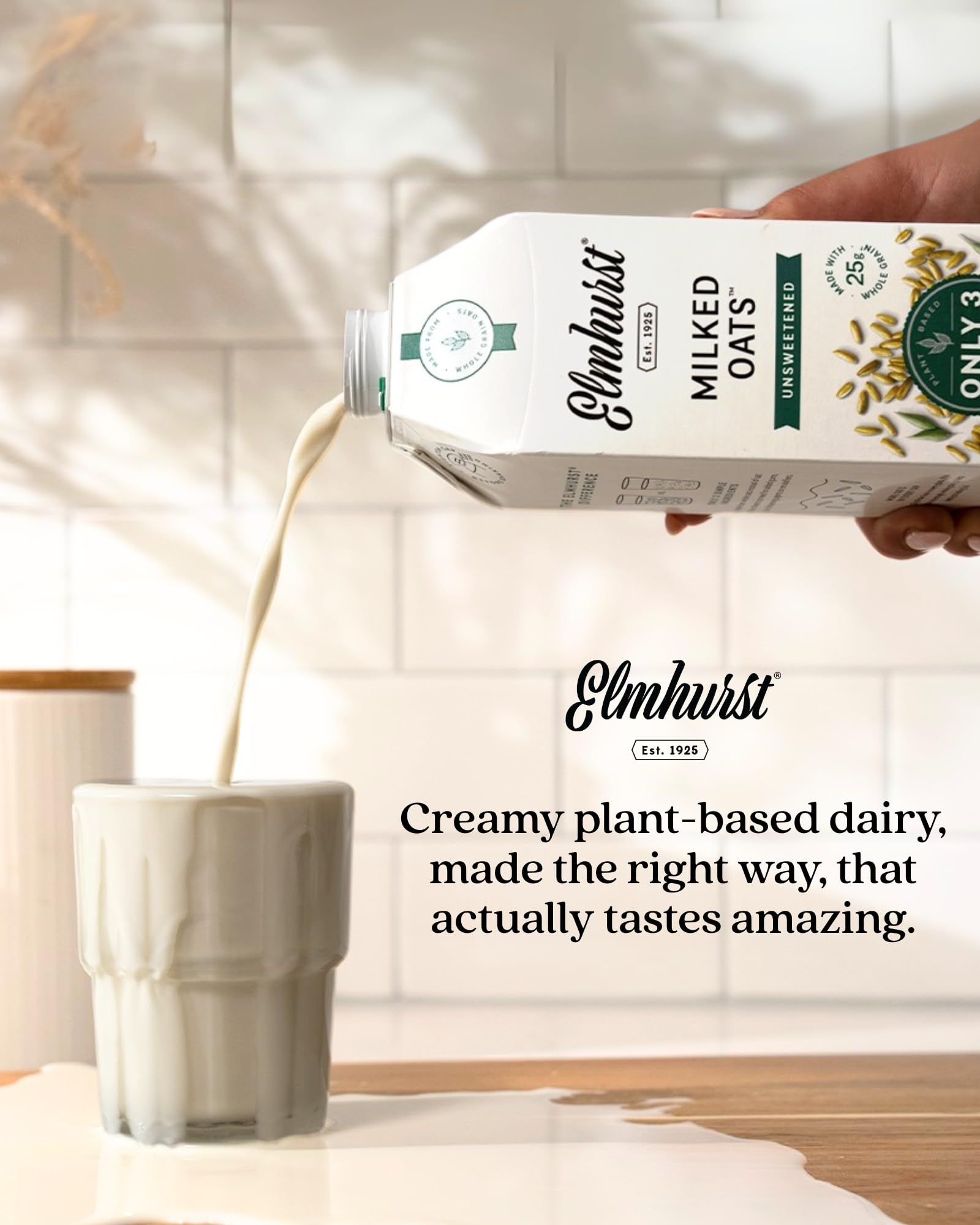Elmhurst junto a una regla para comparar tamaño y cantidad en cocina