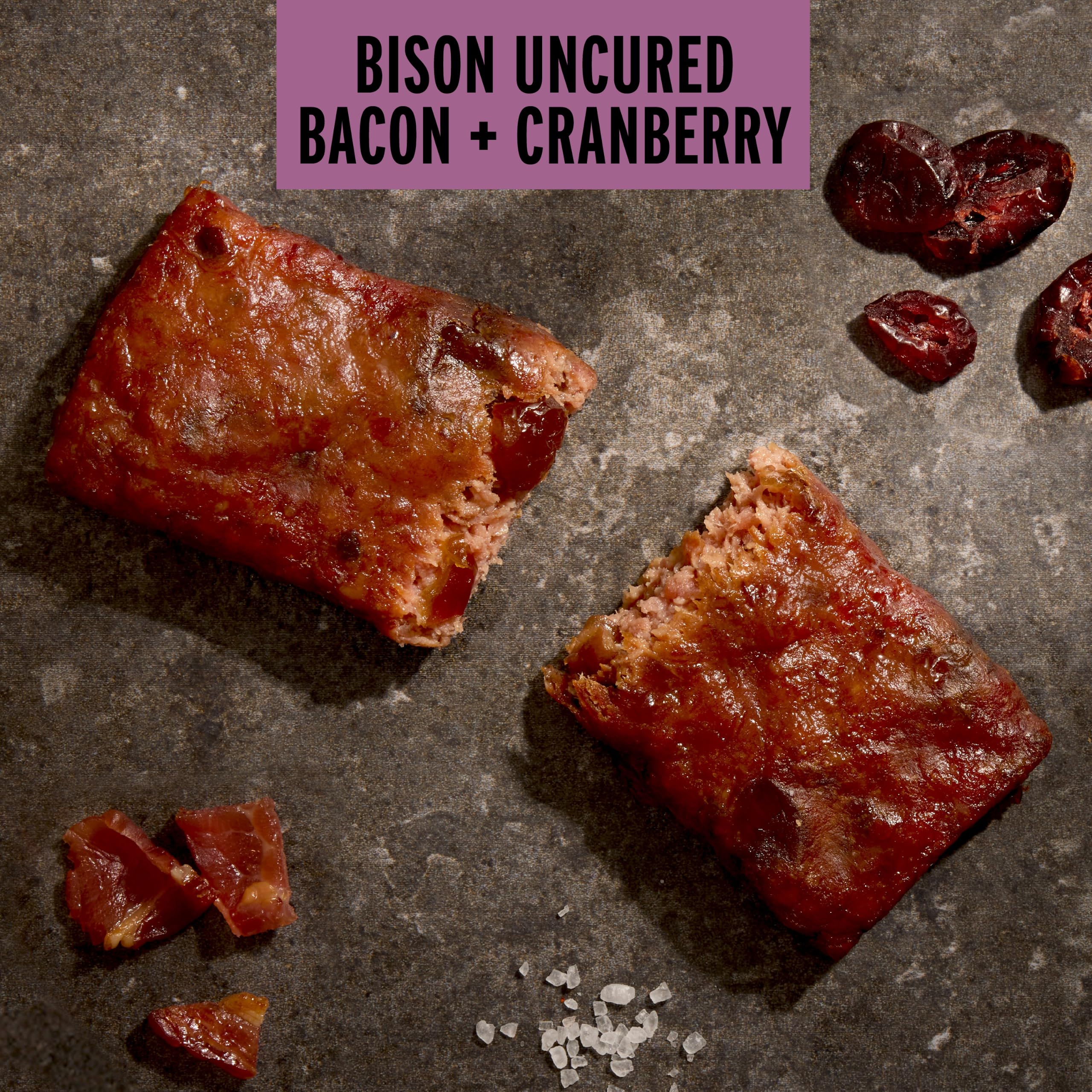 Epic detalle de tocino y arándanos usados, destacando sabor equilibrado