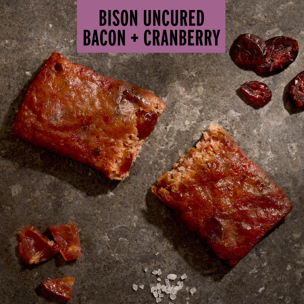 Epic detalle de tocino y arándanos usados, destacando sabor equilibrado