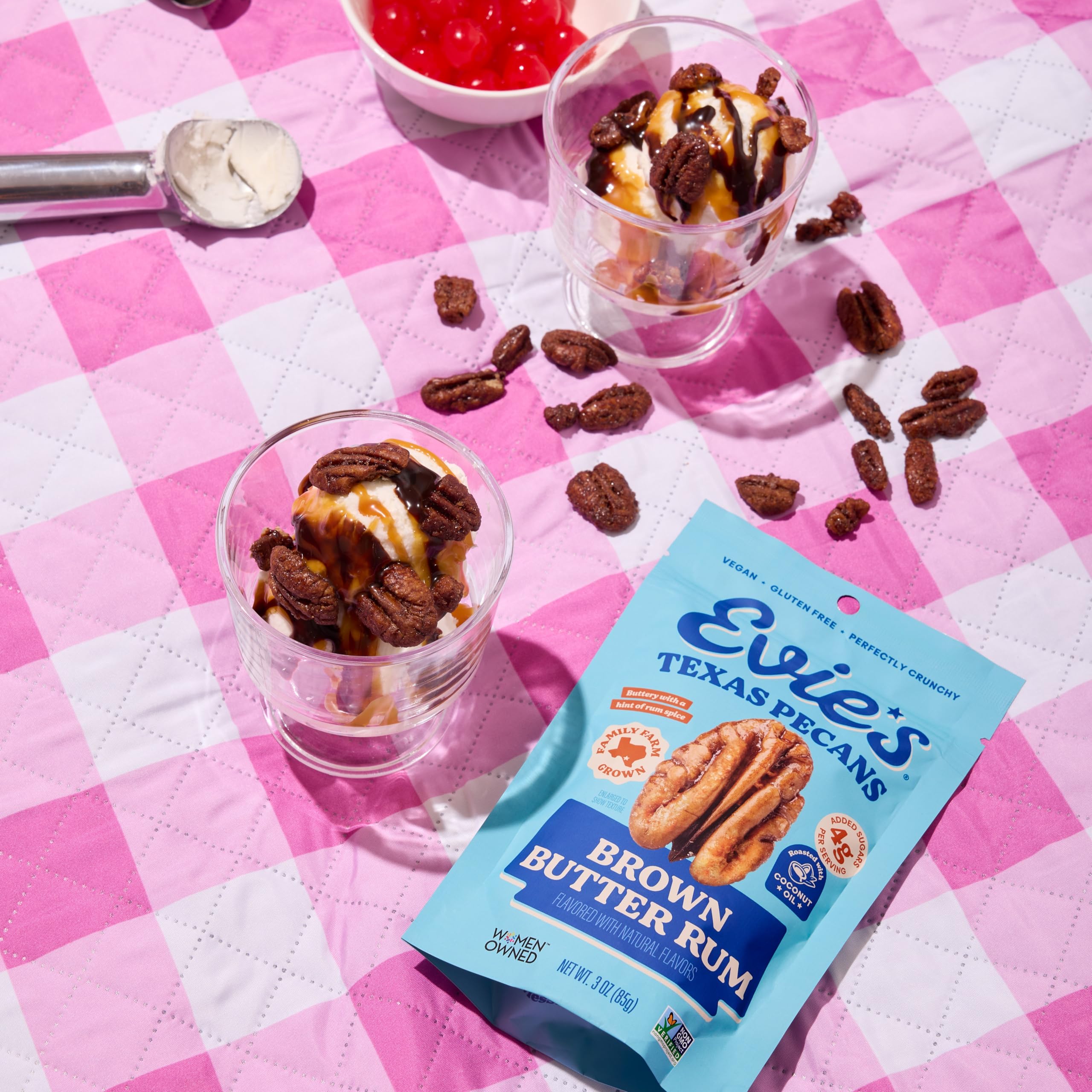 Evie's pecanas como aderezo en ensalada para más textura