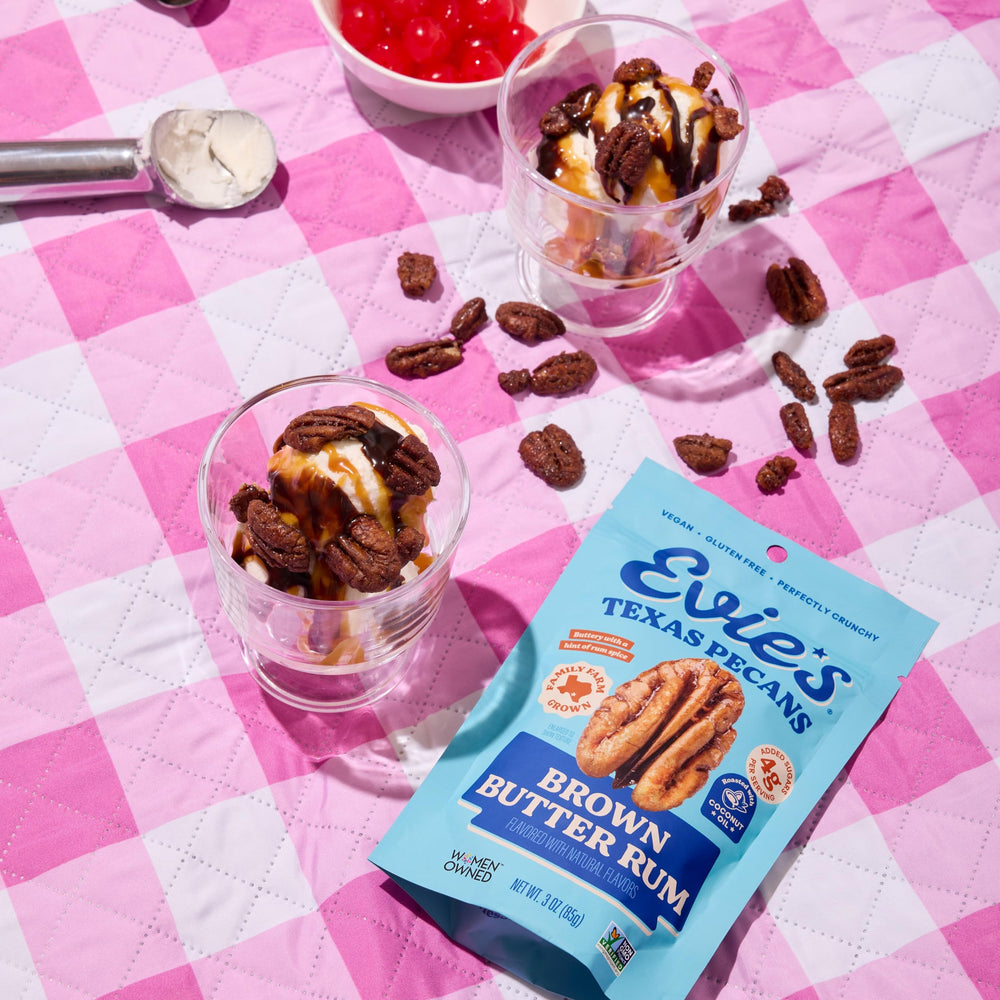 Evie's pecanas como aderezo en ensalada para más textura