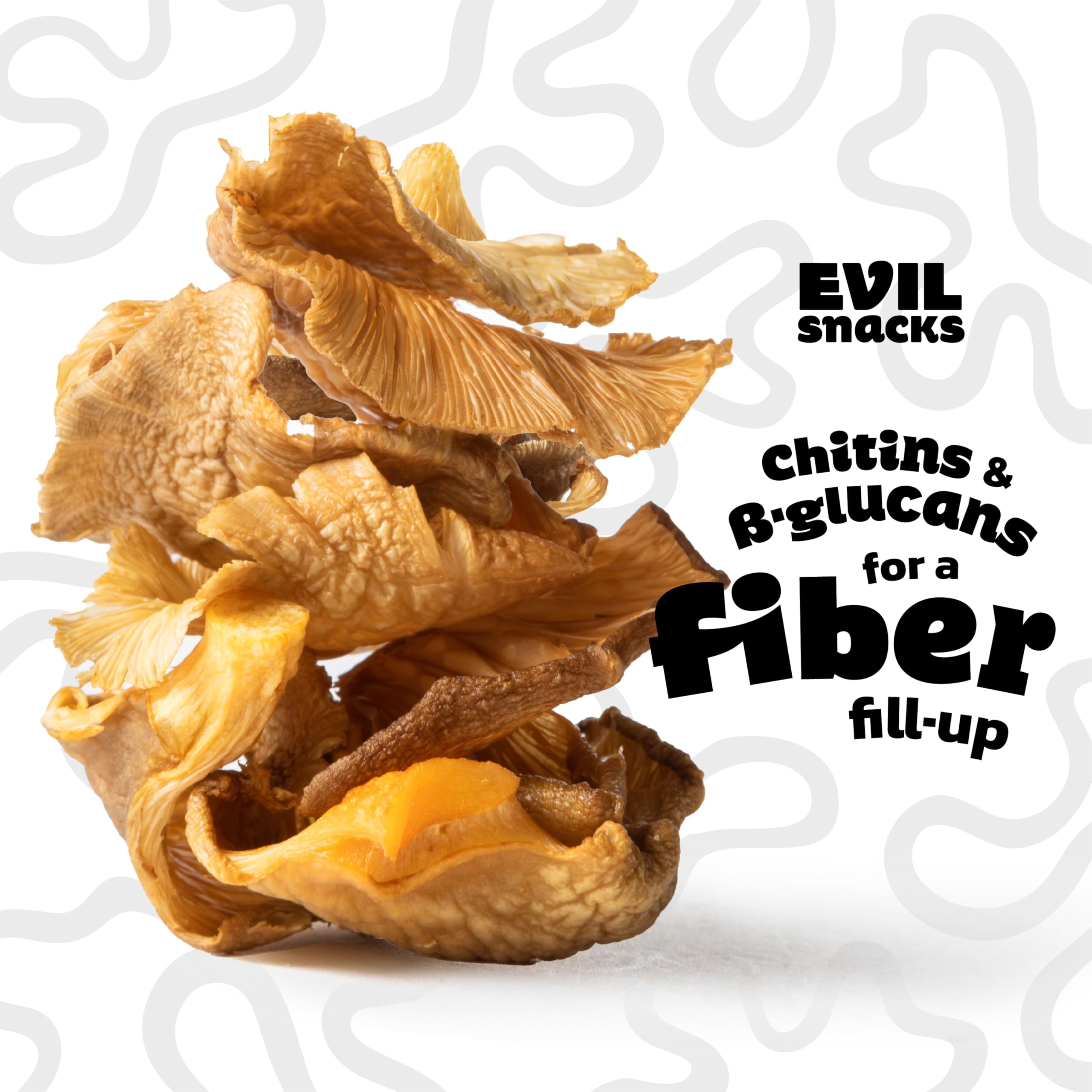 EVIL SNACKS chips sobre ensalada añadiendo crujiente saludable