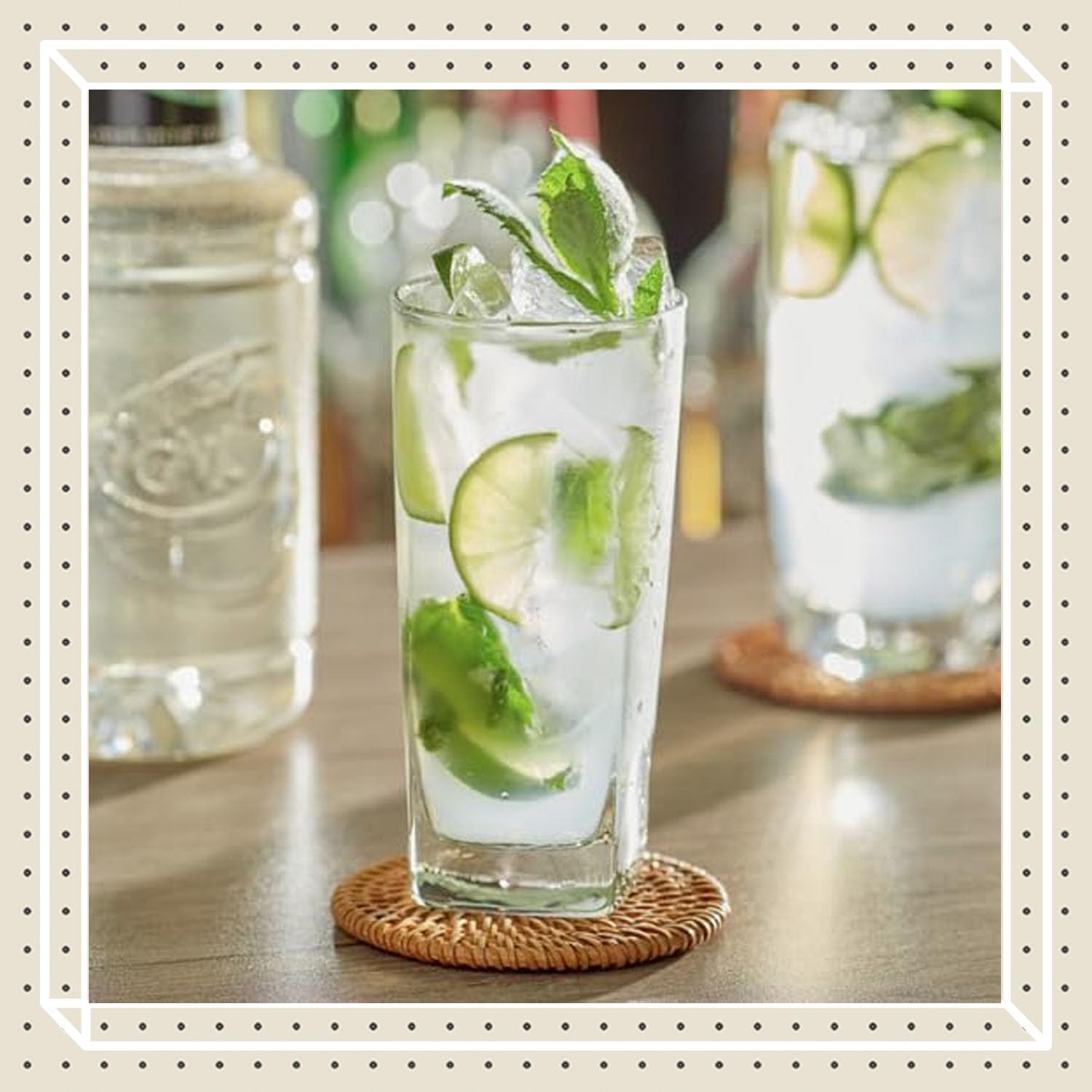 Finest Call jarabe en copa de mojito listo para servir con aspecto fresco