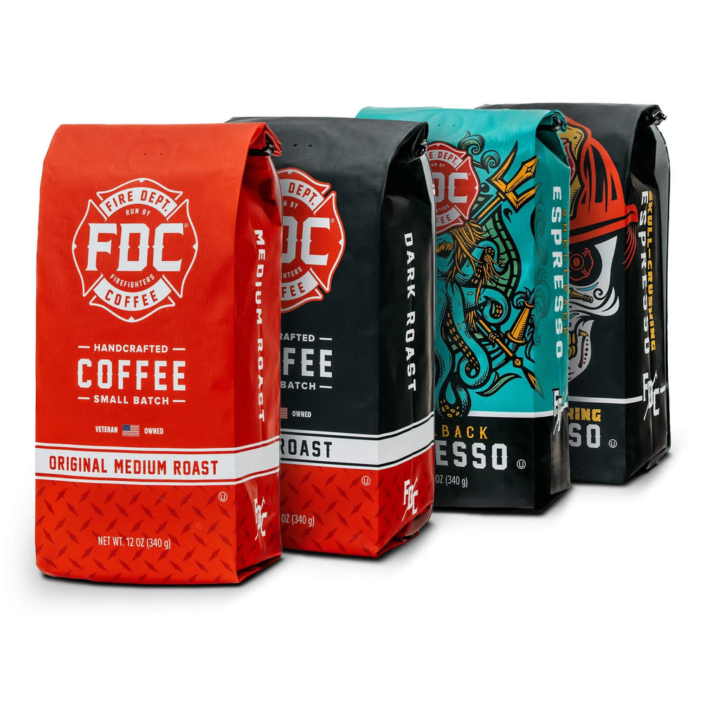 Fire Department Coffee paquete frontal mostrando las cuatro mezclas, ideal para probar variedad