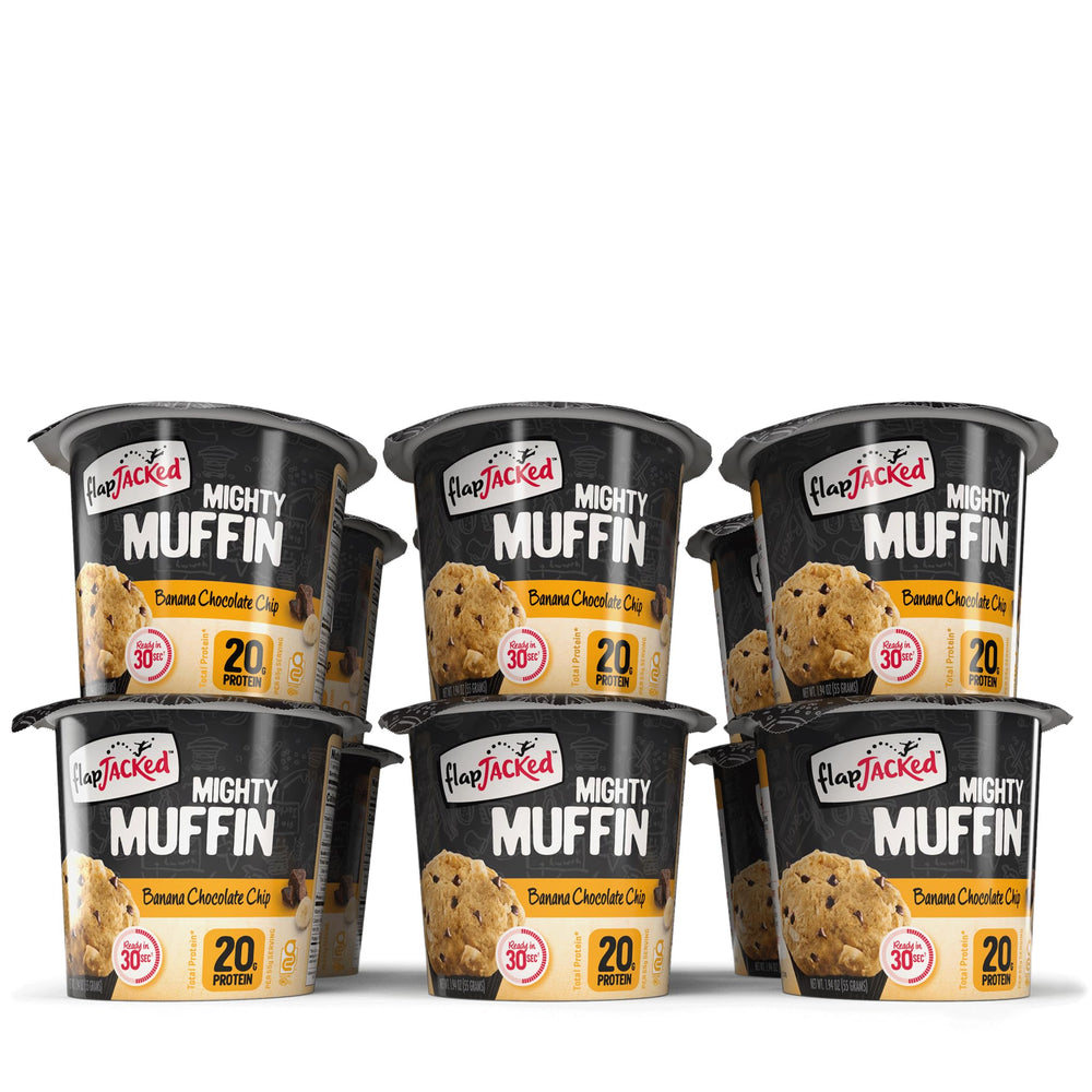 FlapJacked muffin junto a taza para comparar tamaño y porción