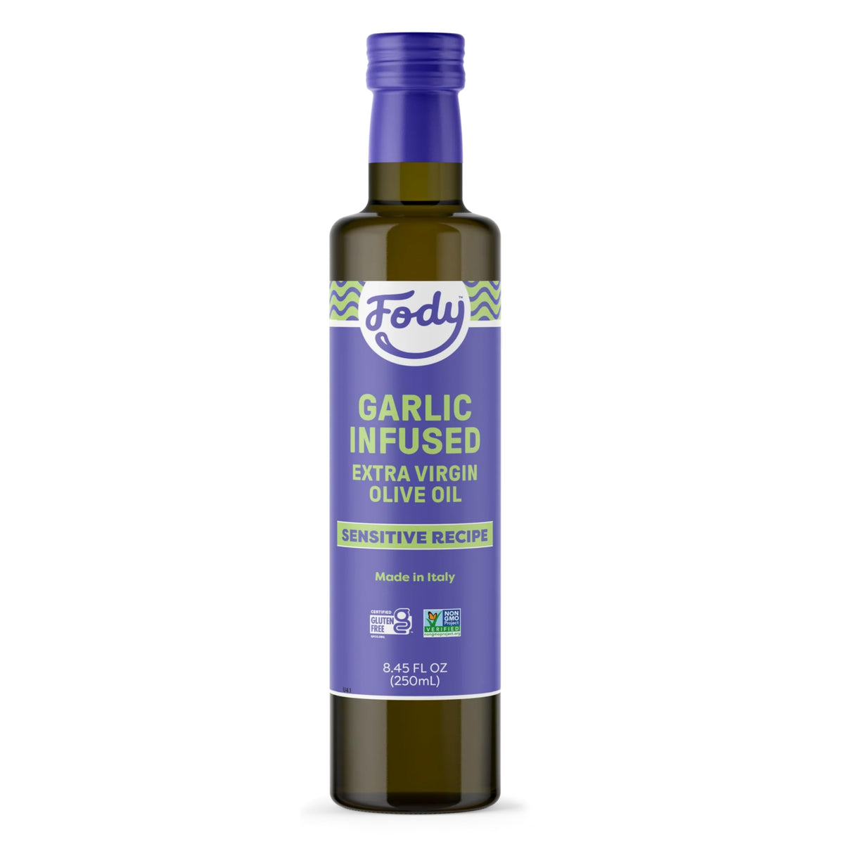 Fody botella frente mostrando aceite de oliva infusionado con ajo, añade sabor sin molestias