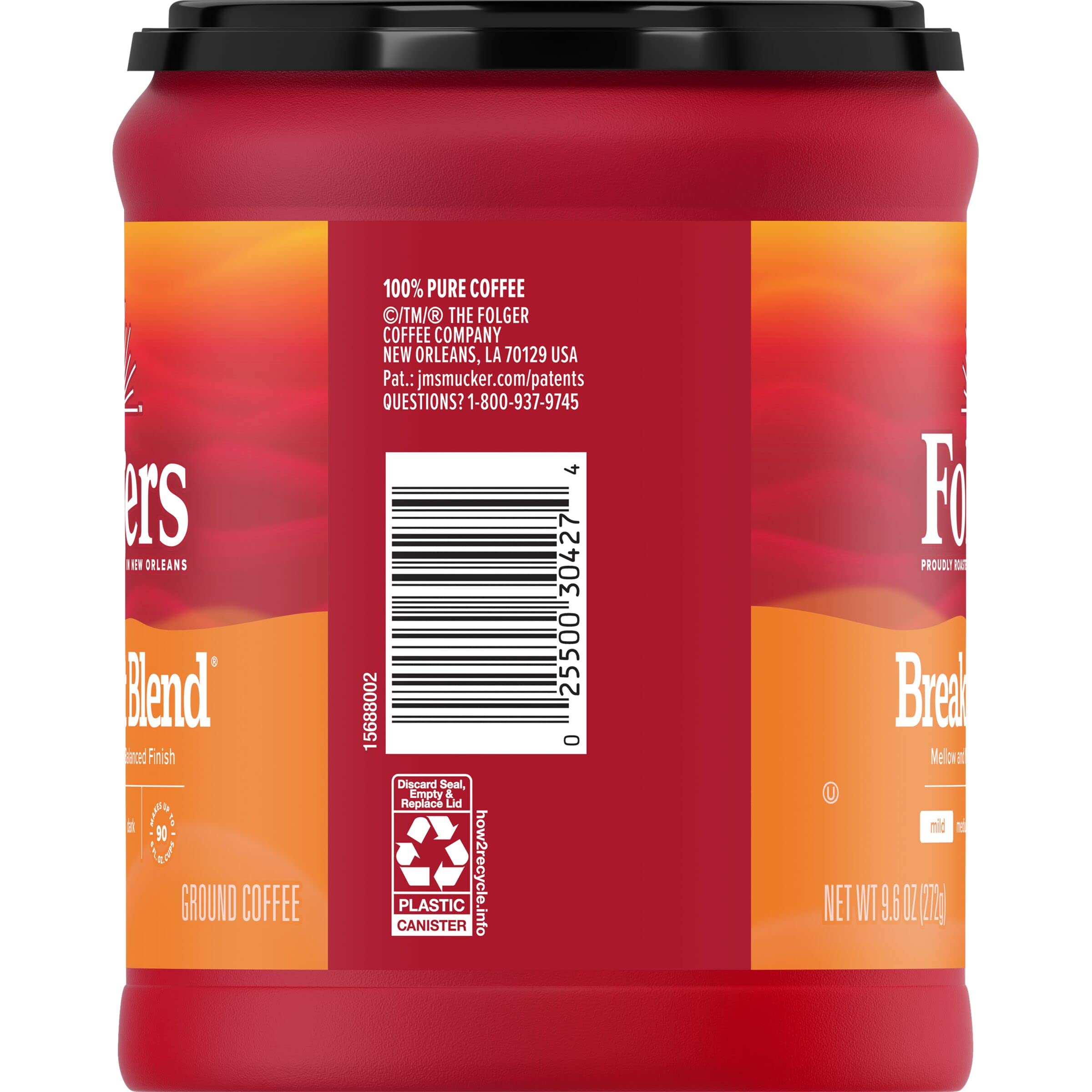 Taza de café Folgers Breakfast Blend en mesa de desayuno, sabor suave