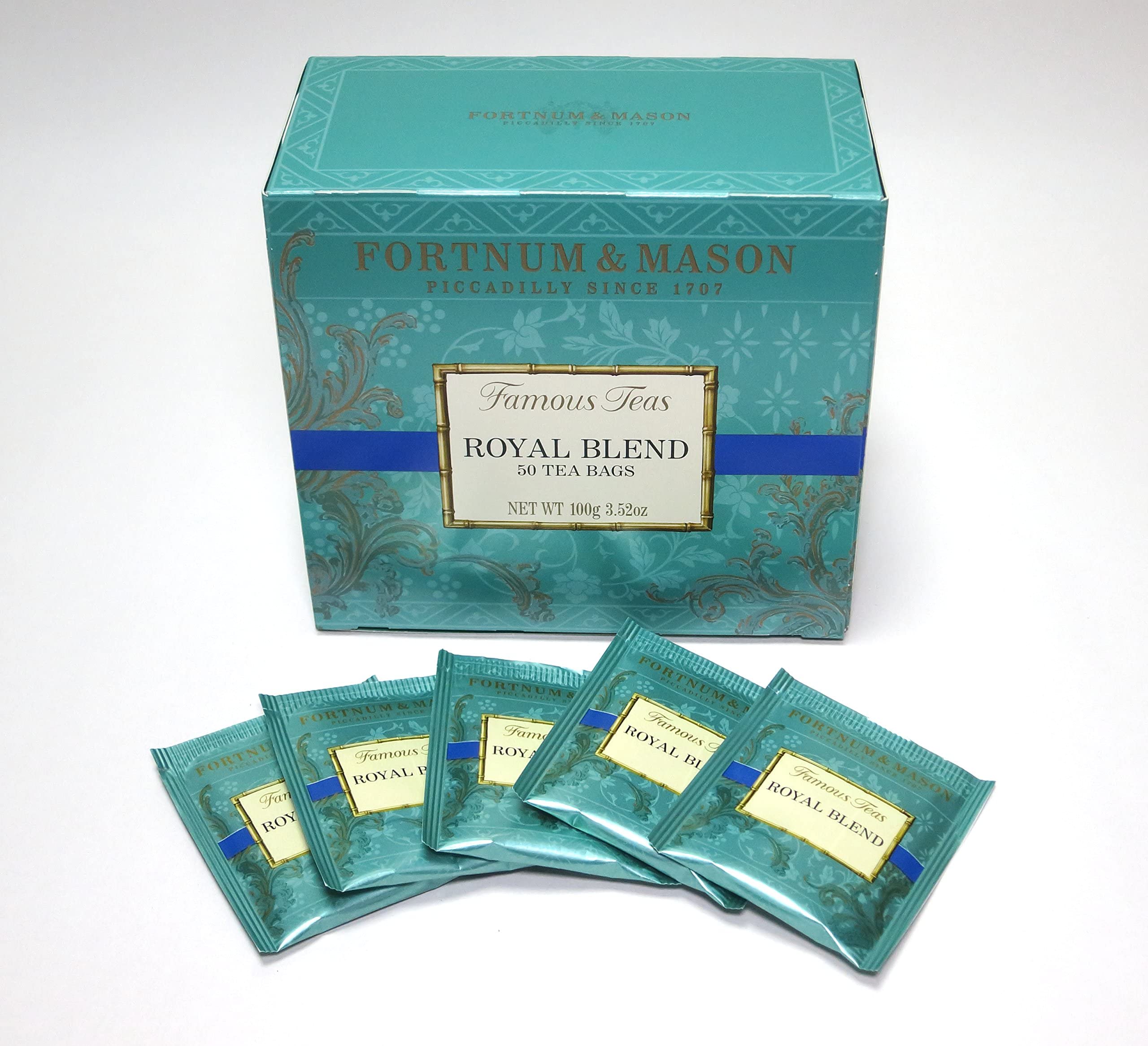 Fortnum & Mason caja frontal mostrando 50 bolsitas y etiquetado elegante para regalo
