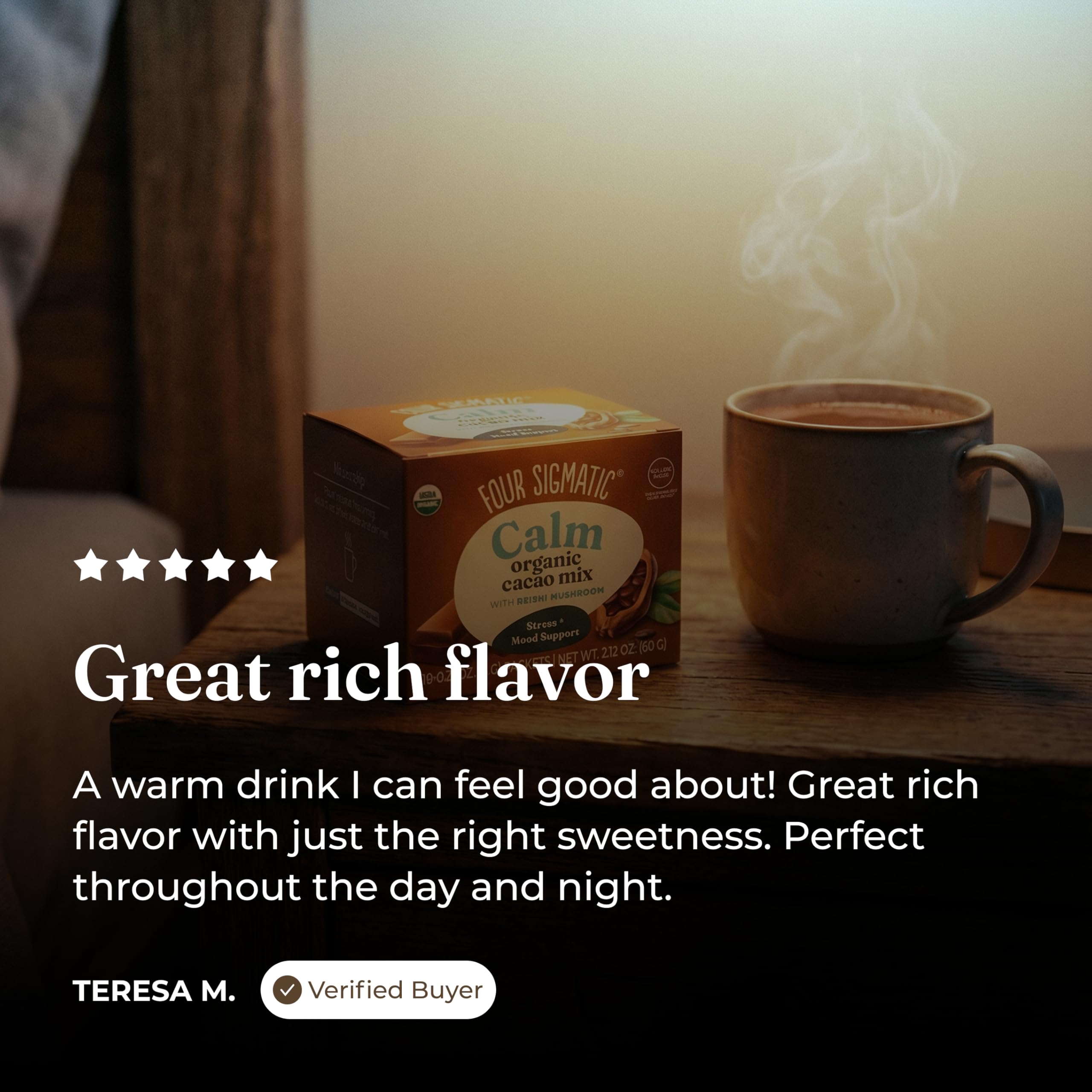 Four Sigmatic sobre abierto con polvo visible, ¿listo para mezclar?