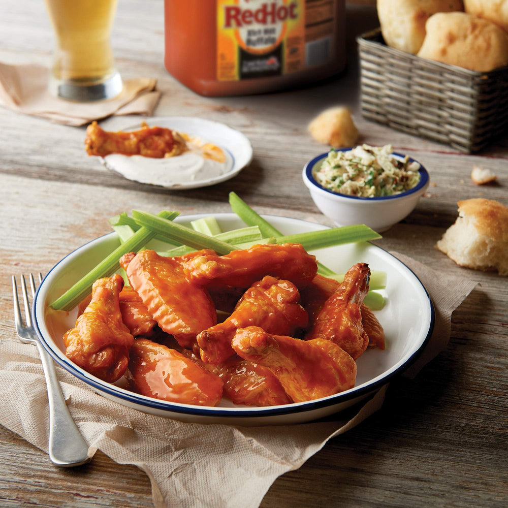 Alitas glaseadas con Frank's RedHot Xtra Hot, sabor intenso y presentación apetecible