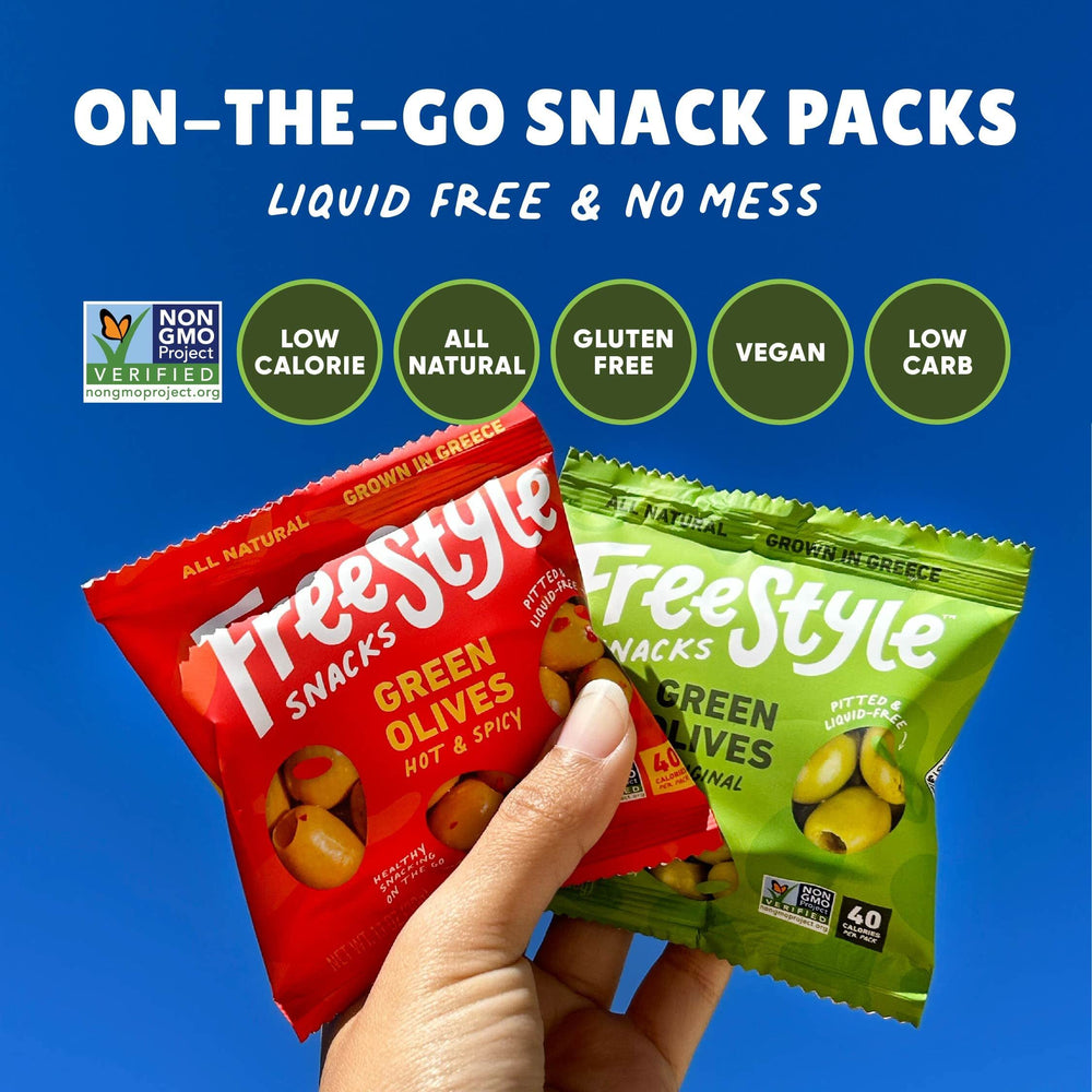 Freestyle Snacks aceitunas sobre ensalada añadiendo sabor instantáneo