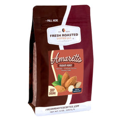 Fresh Roasted Coffee frente del paquete mostrando sabor Amaretto y beneficio de frescura