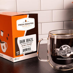 Fresh Roasted Coffee cápsula K-Cup vista detalle mostrando material #5 sin BPA y sello