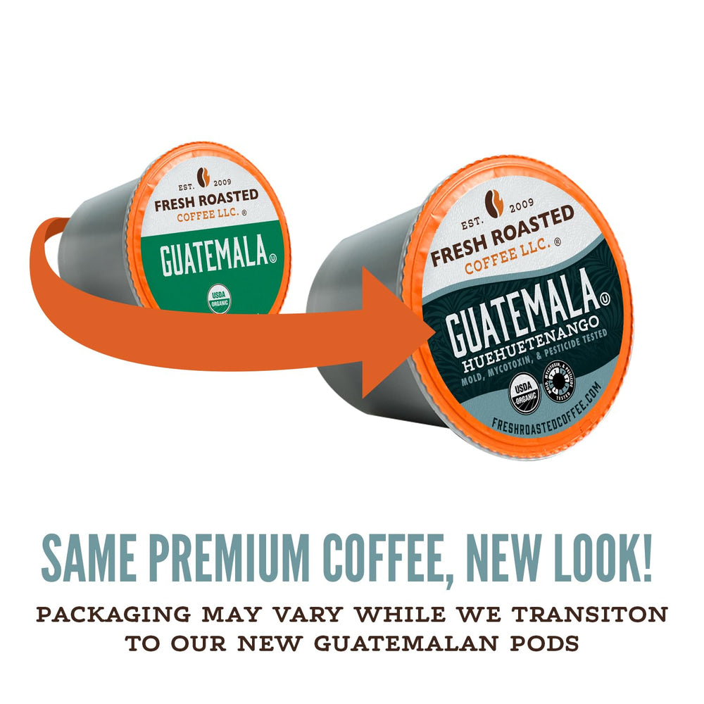 Fresh Roasted Coffee cápsula insertada en Keurig para extracción rápida y consistente