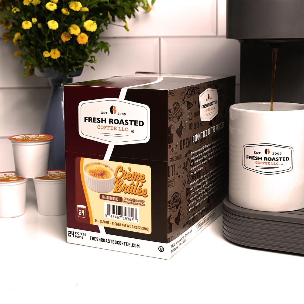 Fresh Roasted Coffee cápsula insertada en cafetera Keurig para preparación rápida