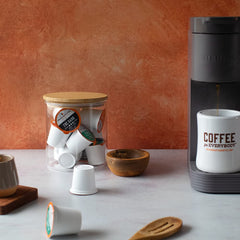 Fresh Roasted Coffee taza preparada con café Dark Brazil mostrando color y cuerpo