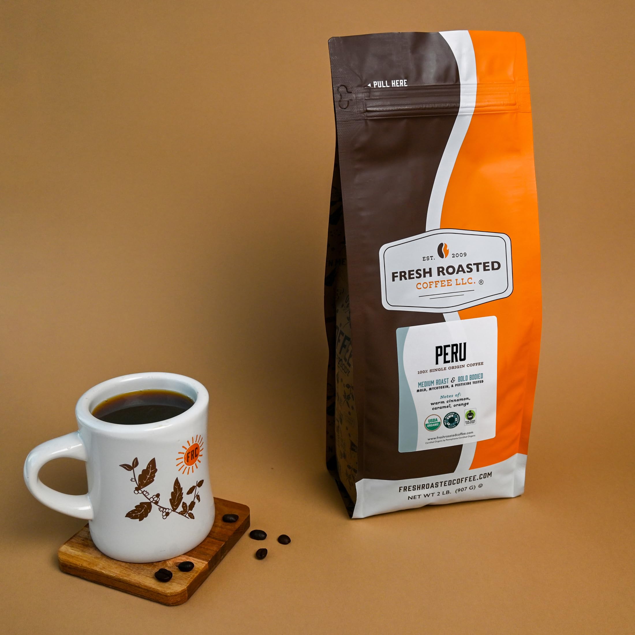 Fresh Roasted Coffee bolsa abierta con granos para moler y conservar aroma