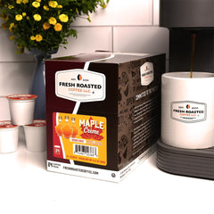 Fresh Roasted Coffee cápsula en una cafetera Keurig lista para preparar una taza rápida