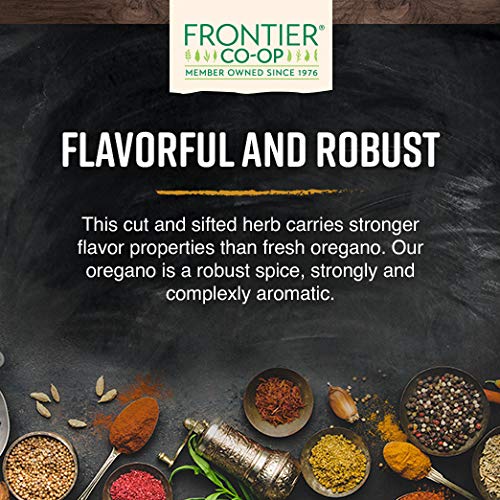 Bolsa Frontier Co-op de 1 lb junto a manos para mostrar escala y tamaño