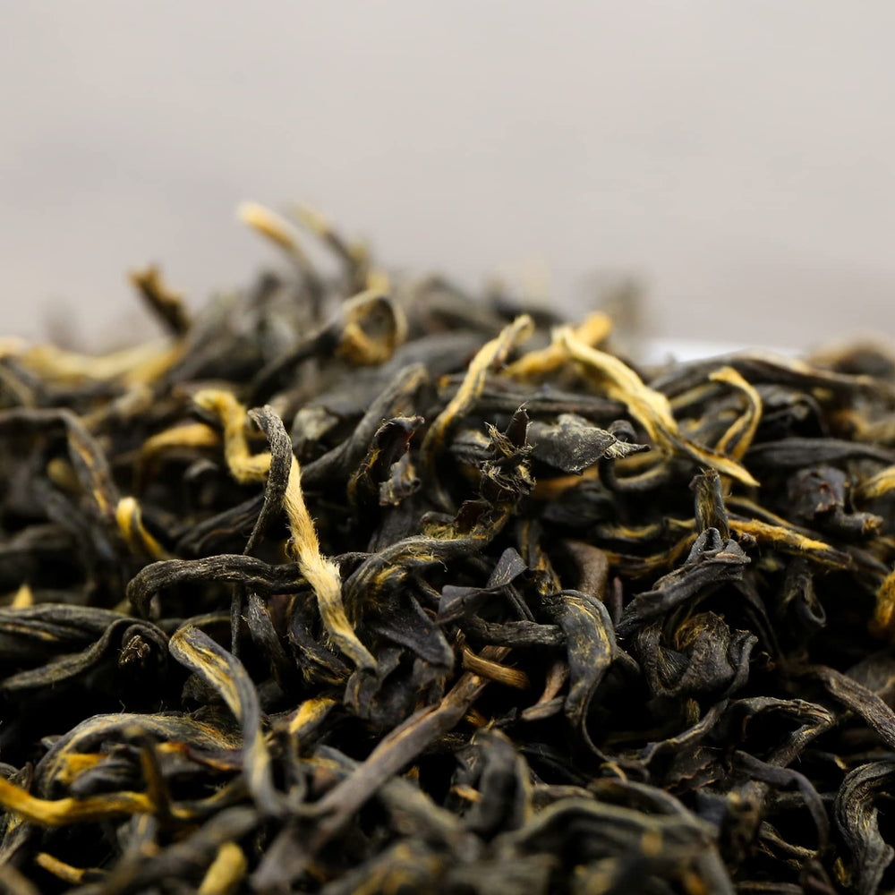 FullChea infusión en taza color caramelo que revela sabor afrutado