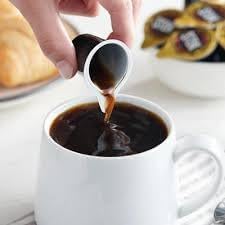 Generic primer plano del líquido y crema mostrando intensidad y sabor
