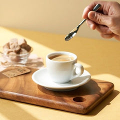 Generic cápsula Sweet Vanilla Decaffeinato insertada en máquina, preparación rápida y sencilla