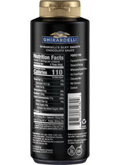 Ghirardelli botella en mano vertiendo con precisión para control del porcionado