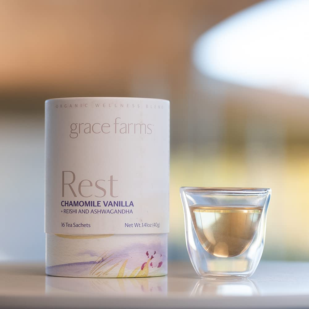 Grace Farms taza con infusión caliente y vapor para momento relajante