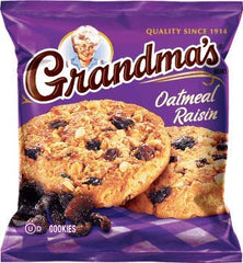 Grandma's primer plano de textura y pasas, muestra avena y mordida suave