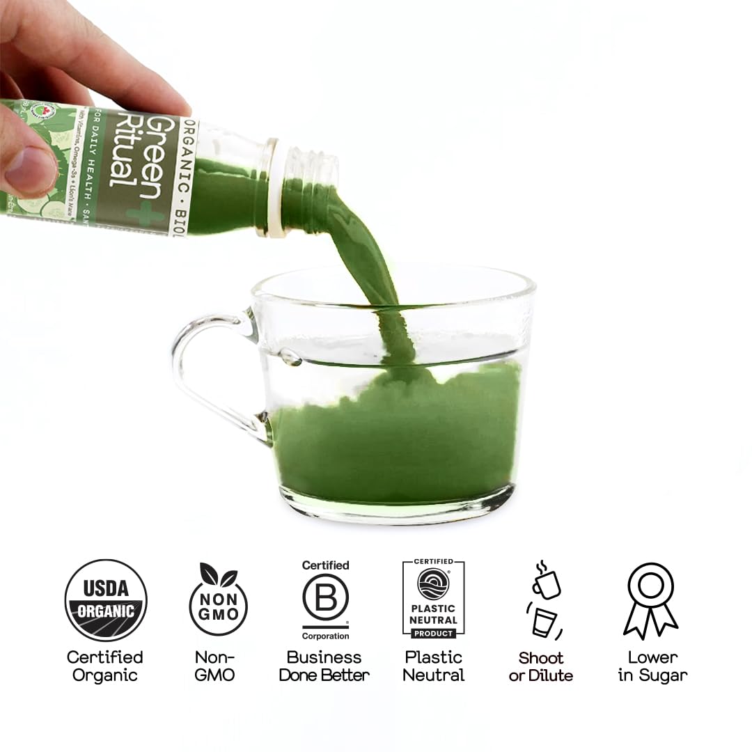 GREENHOUSE JUICE CO. shot diluyéndose en un vaso, opción para beber como tónico