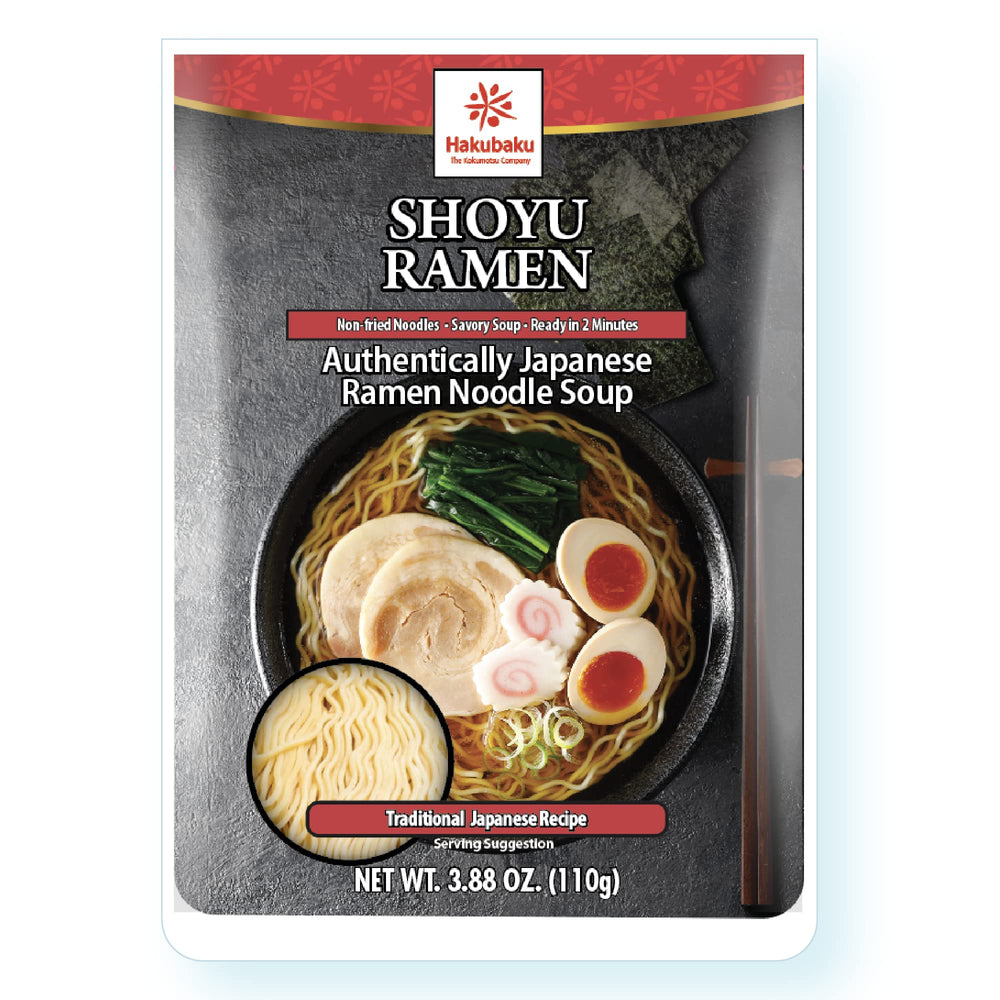 Hakubaku ramen preparado en plato con toppings, recrea experiencia de restaurante