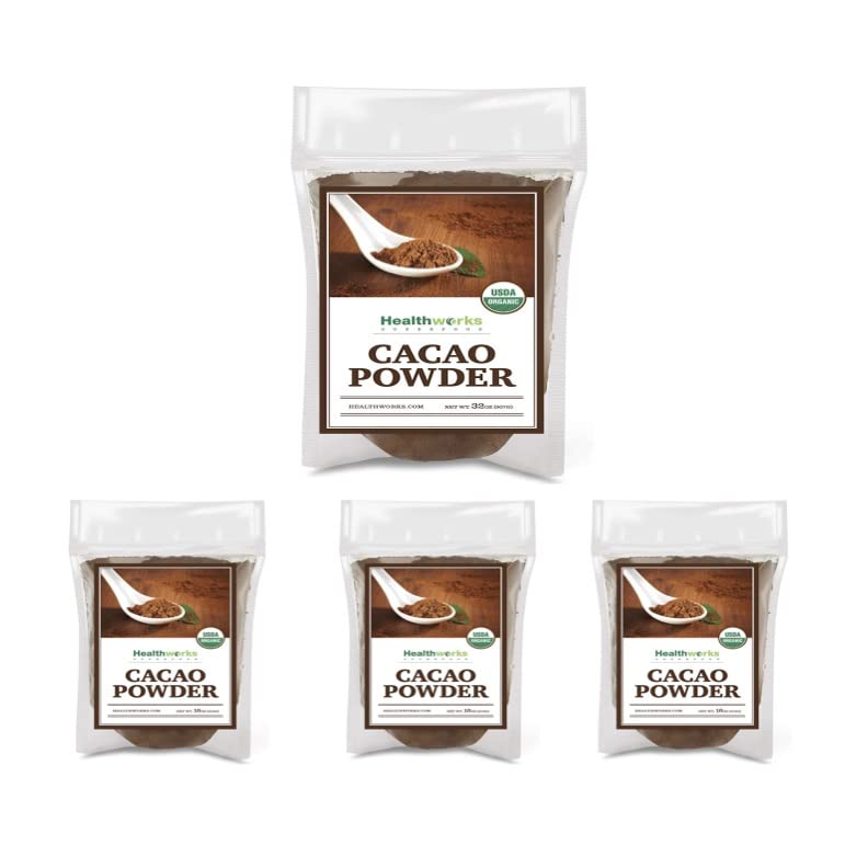 Healthworks Superfoods cucharada de cacao en mano, dosificación precisa